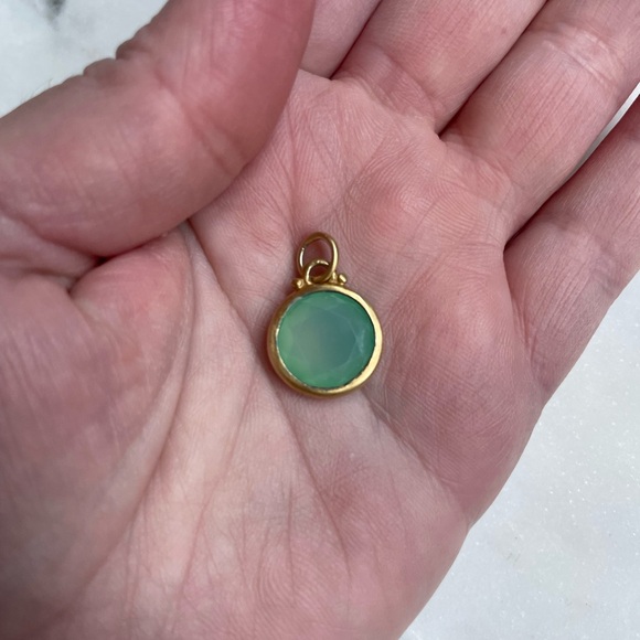 Baroni | Green Chalcedony Charm - Picture 2 of 6